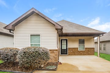 555 KINCAID COVE LN ODENVILLE, AL 35120